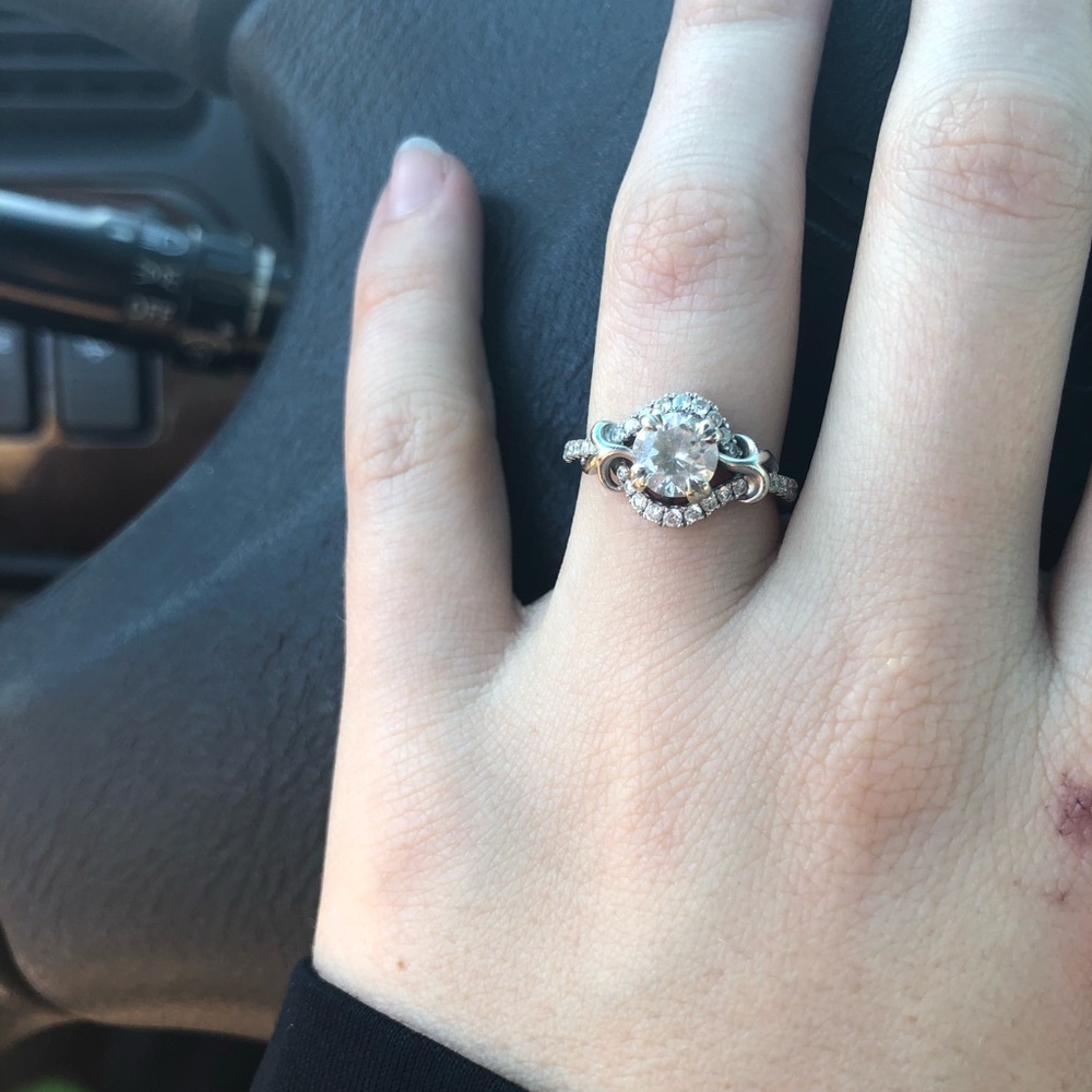Beautiful parade white gold engagement setting